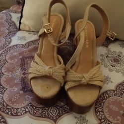 Cute Wedges Size 8