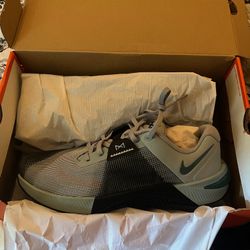 Mike Metcon 10 For Men