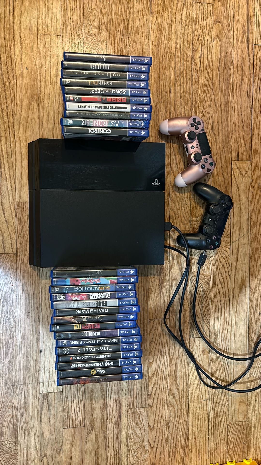 PS4 Bundle With Games And Controllers