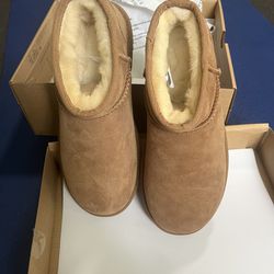 New UGG Boot Size 6