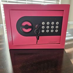 Small Personal Size Safe