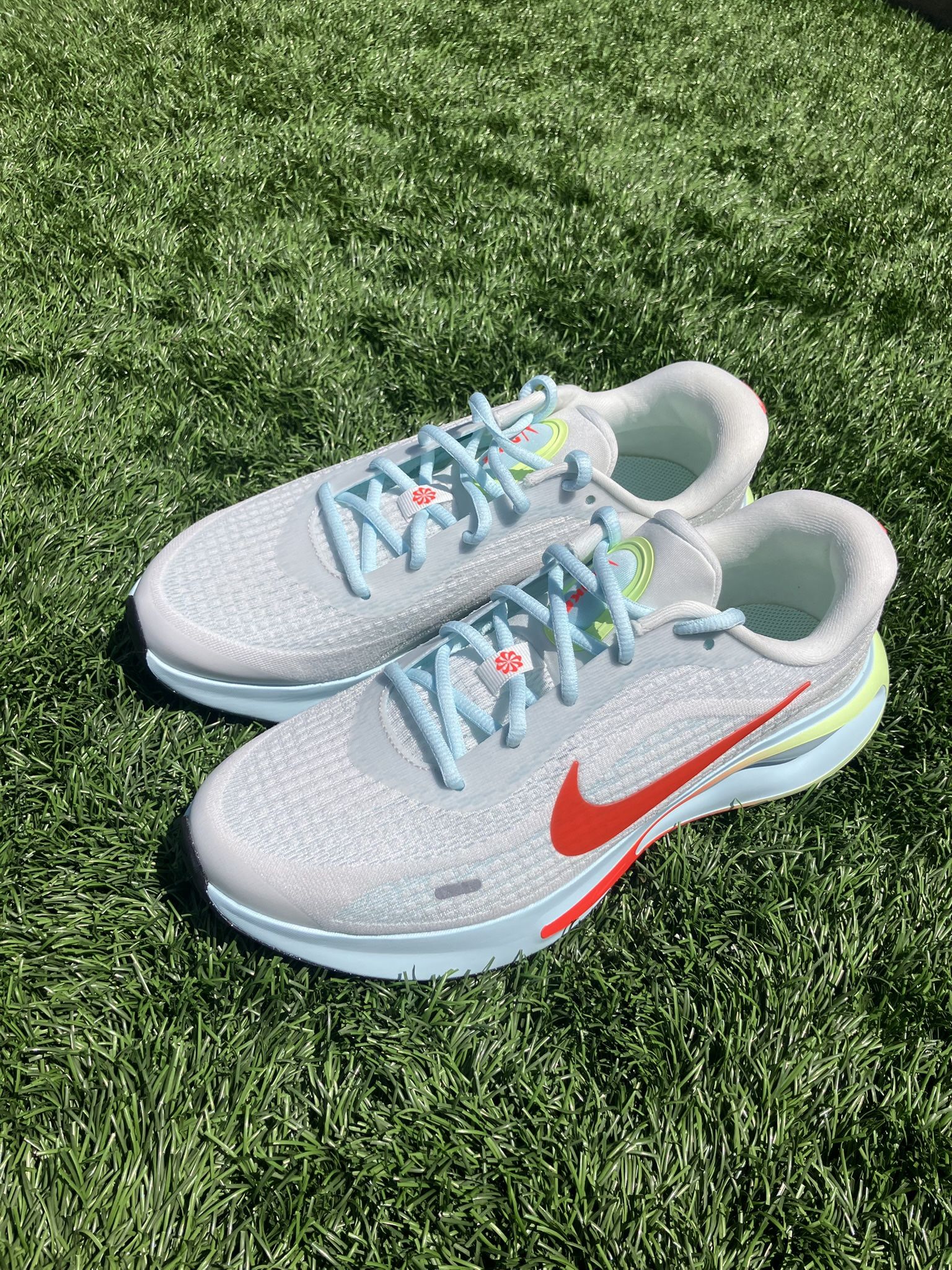 Nike Running Shoes (w10/m 8.5)