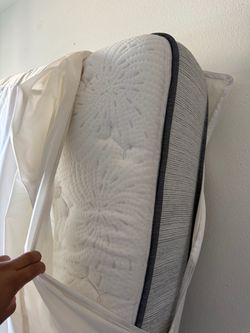 Full size mattress