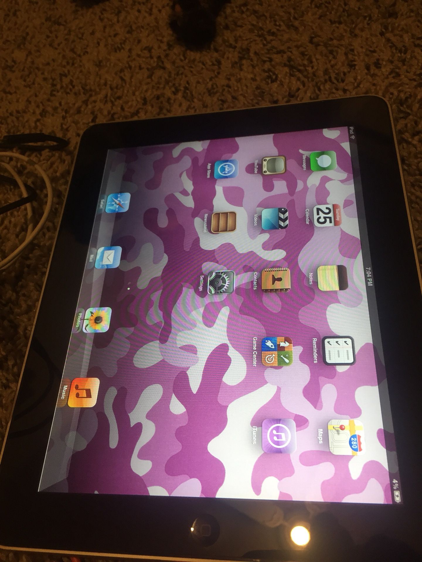 💗IPAD 2 💗mint condition works great comes with charger