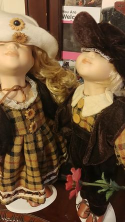 Porcelain dolls for sale 35$
