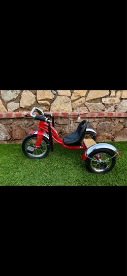 Schwinn Roadster Tricycle