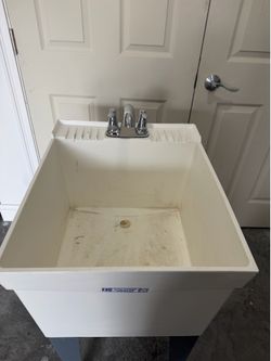 Utilatub Freestanding Utility Sink with Faucet & Metal Legs