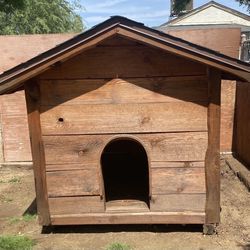 Heavy Duty Wooden Dog House / Shingles Roof 