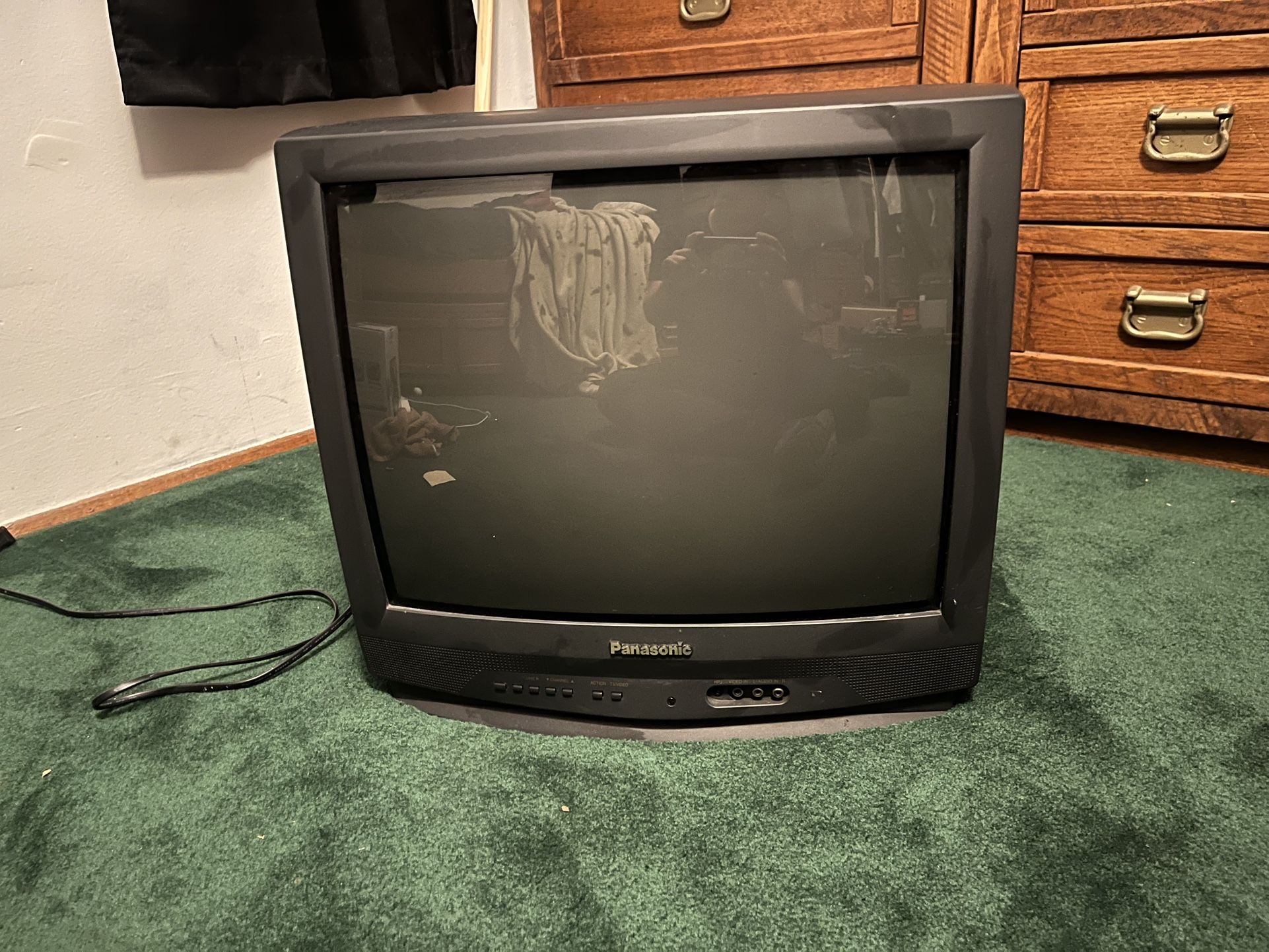 Panasonic CT-20G7DF  20" CRT Color TV