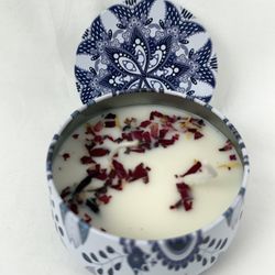 Twin Wick Scented Candle - Violet - Natural Soy Wax with Dried Flowers - New