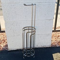 Toilet paper holder Like New Pickup Between 2;00-10:45 Pm Rainbow/charleston Cash Only Read Description 