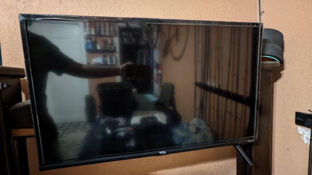 TCL - 32" Class 3-Series LED Full HD Smart Roku TV