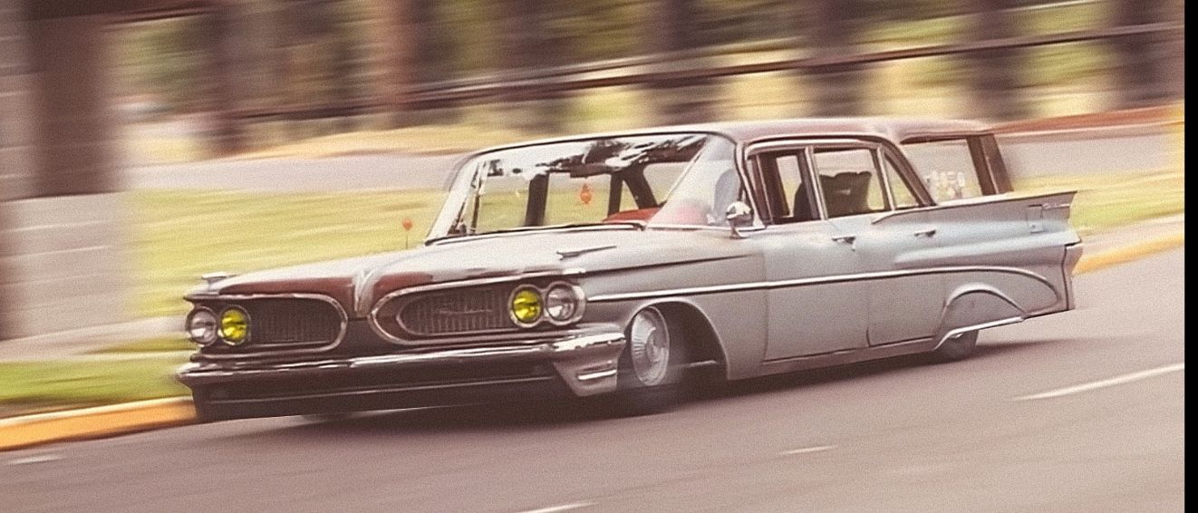 1959 Pontiac Safari Wagon (on Air Ride)