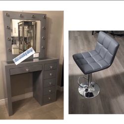Vanity Set With Chair 