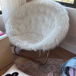 PB Teen Foldable Fuzzy Chair 
