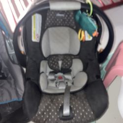 2 Infant Car seat $20 A Piece 