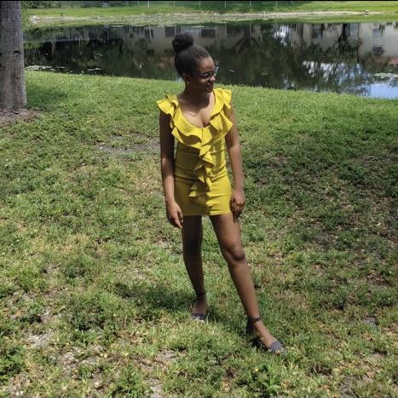 Fashion nova bodycon dress - Small