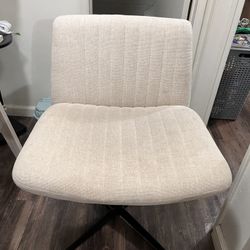 Wide Seat Chair