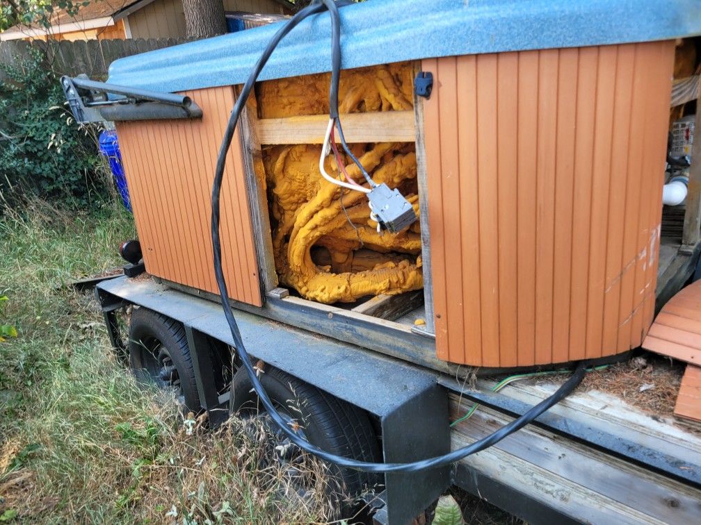 Free Hot Tub. Can Deliver.