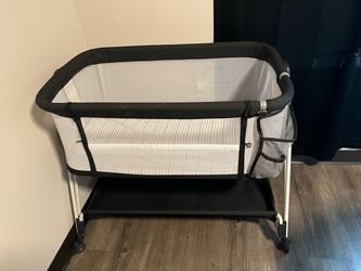 Baby Bassinet $40