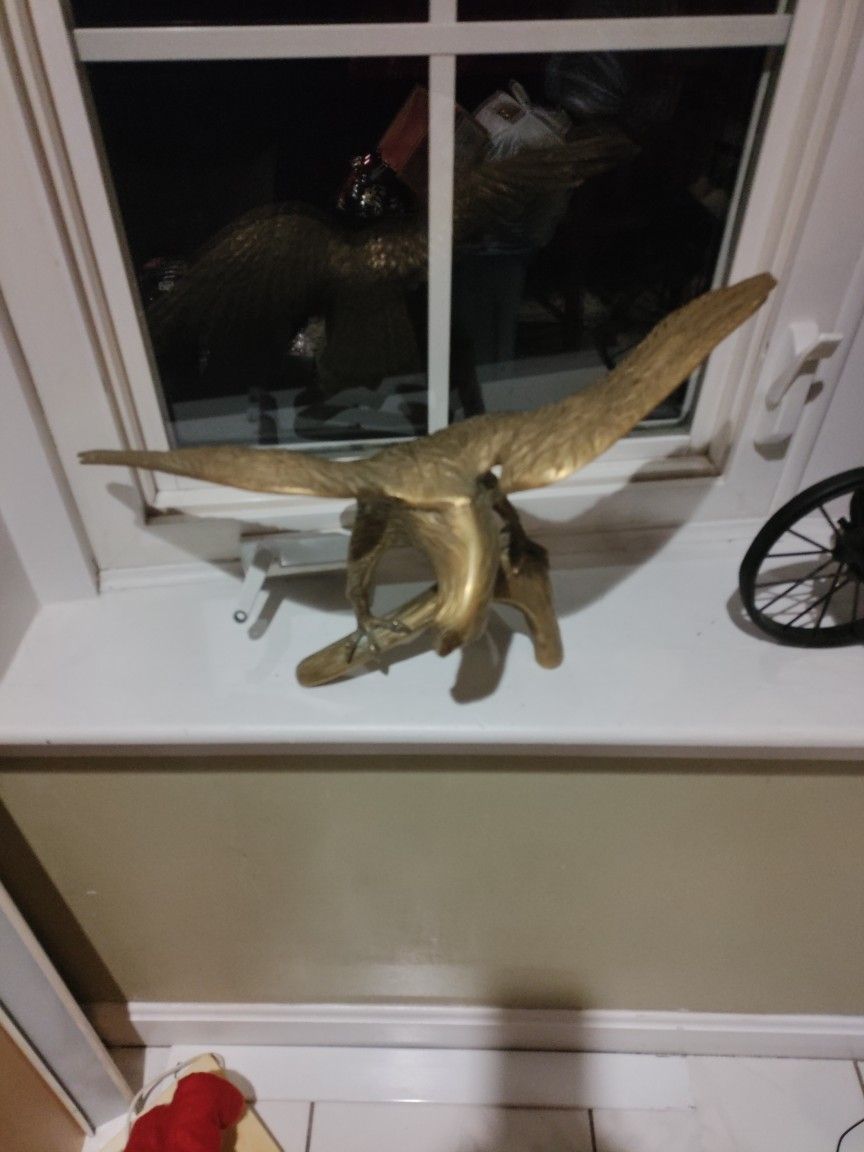 Eagle Statue