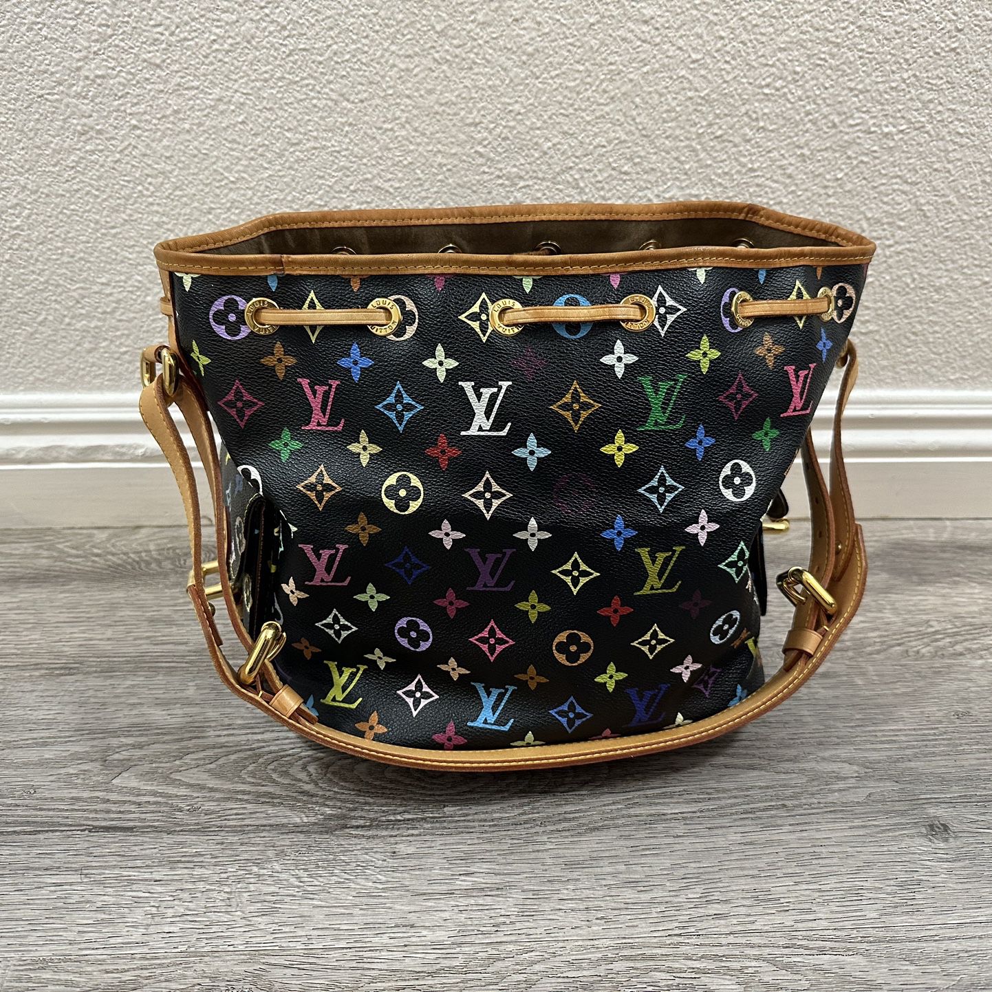 Louis Vuitton Bags | Louis Vuitton Monogram Multi Color Neo Noe XL Bucket  Bag | Color: Black/Pink for Sale in Compton, CA - OfferUp