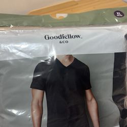 Men's 4pk V Neck T-Shirt - Goodfellow & Co