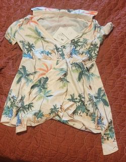 NEW Q2 Tropical Beach Print Romper / Jumpsuit – Size Medium (M)