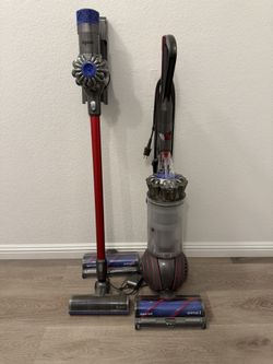Dyson Vacuum (Read Details) 