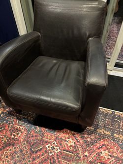 Dark Brown Leather Club Chair (Pick up only - Open to offers)