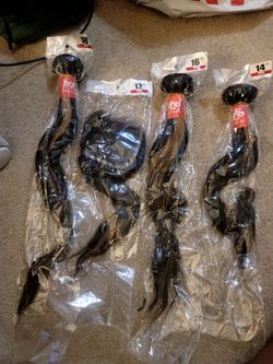Human. Hair bundles w/ closure