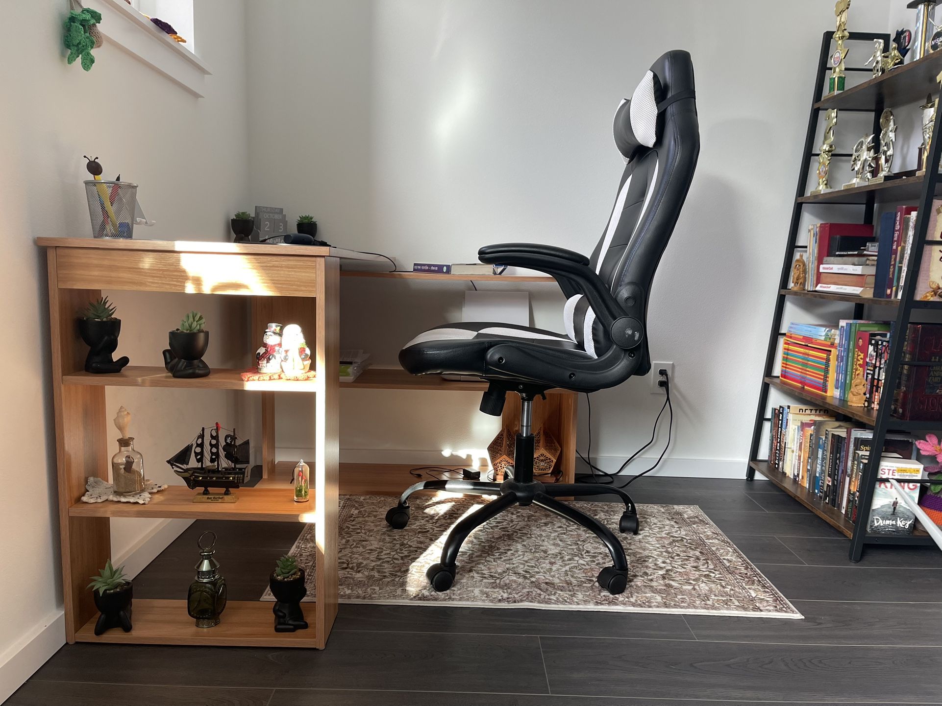 L Shaped Rotating Office Desk & Chair