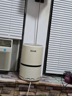 Levoit LV-H132-XR 263 Sq Ft Coverage 3-Stage Filtration Personal Air Purifier, Classic White