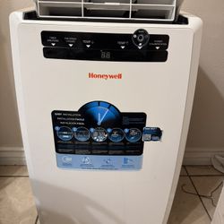 Honeywell 14,000 BTU Portable Air Conditioner, Dehumidifier and Fan 