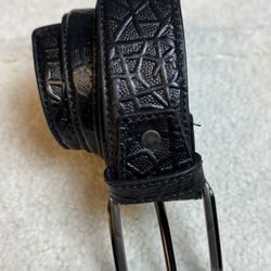 Black Textured Genuine Leather Belt Silver Tone Buckle Men’s Size US L