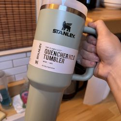 New Stanley 40 Oz Cup 