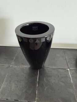 Sasaki 7" Black Glass Vase Japan