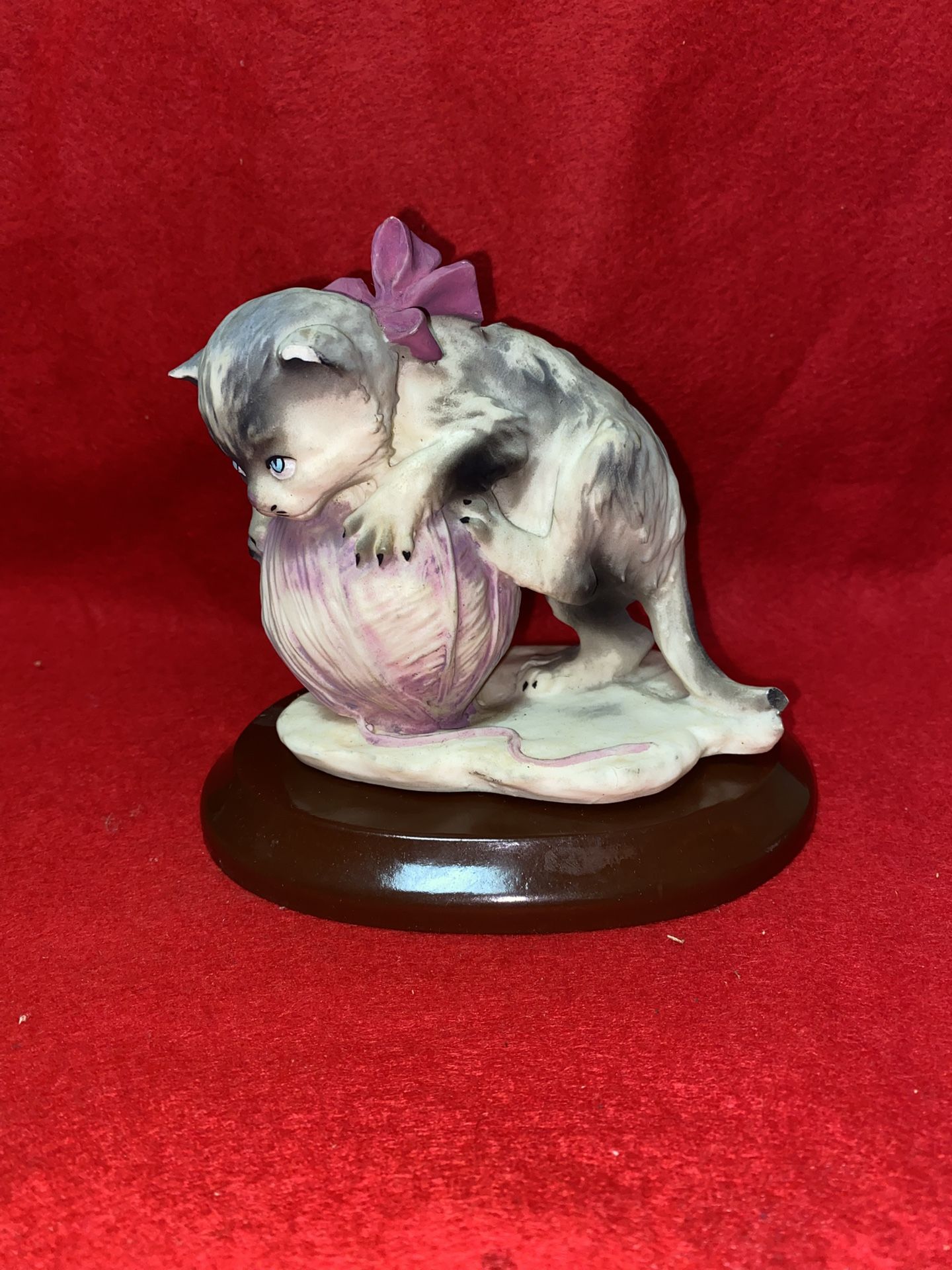 5 Inch Painted Alabaster Cat With Yarn Statue Imported From Greece