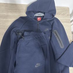Nike Tech Set