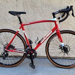 Novara Road Gavel Bike - 11 Speed Shimano 105 - Carbon Fork - Hydraulic Disc Brakes