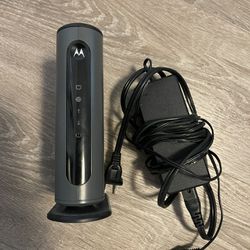 Motorola 8x4 Cable Modem Model MB7220
