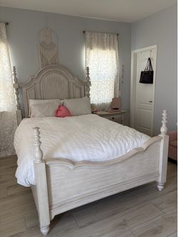 Queen bed with 2 nightstands