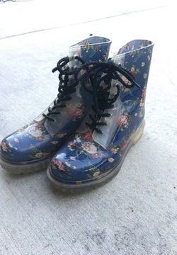 Unique rubber boots size 8