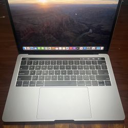 2019 Macbook Pro 13 inch 2.4GHz 16GB intel i5 Quad-core 512GB Battery Count 46 