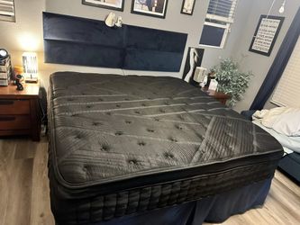 Hybrid Queen & King Mattresses Blowout Sale $10 Down