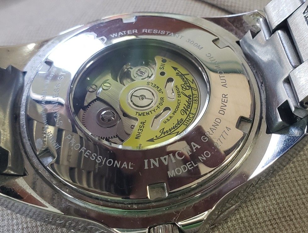 Invicta 27774 top