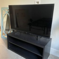 43” Roku Smart TV (2023 Model) – LIKE NEW + Optional TV Stand – Priced to Sell!