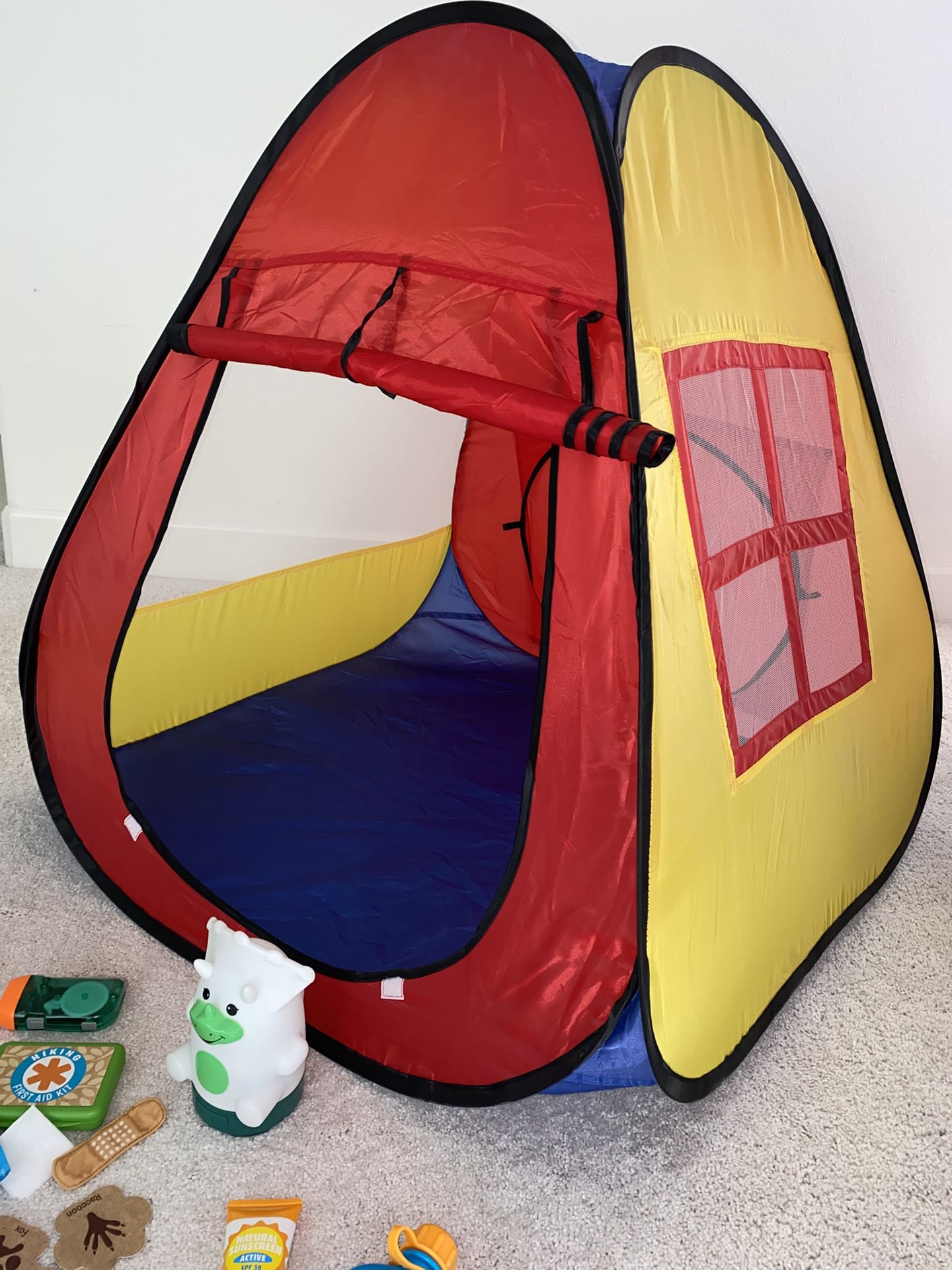 Toddler Kid Pop-up Camping Play Tent with Melissa & Doug Let’s Explore Hiking Backpack