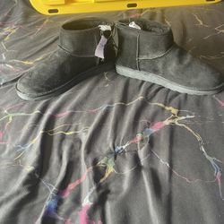 Black Boot 