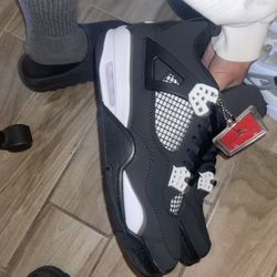 White Thunder Jordan 4